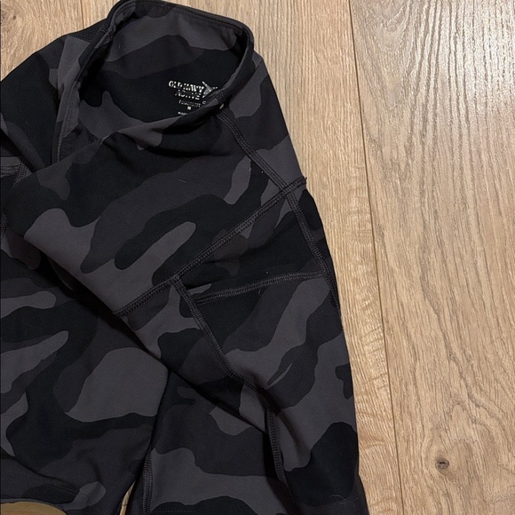 Old Navy Active Biker Shorts Black and Gray Camo Shorts - Picture 3 of 3